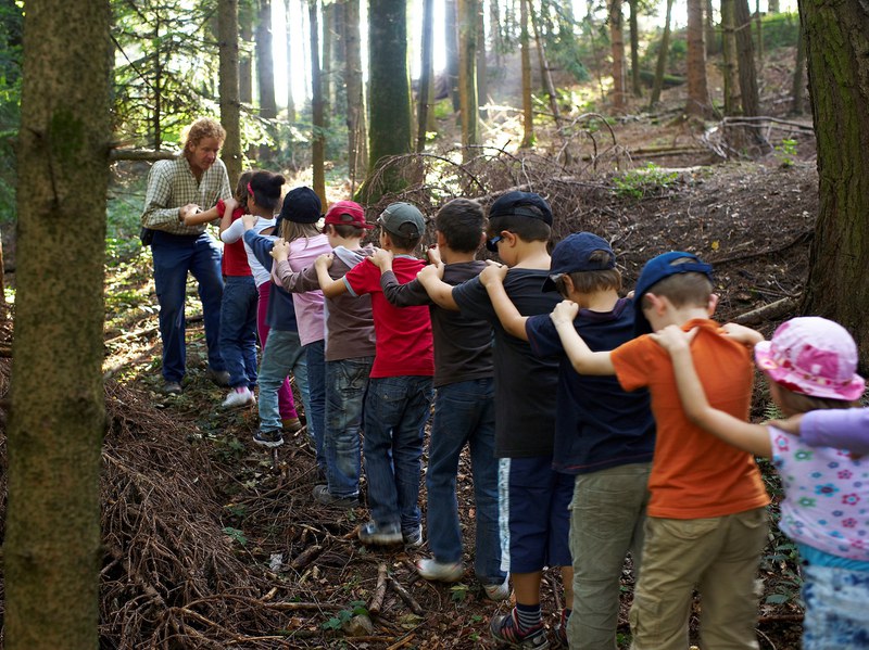 Kinder im Wald (Quelle BAFU)