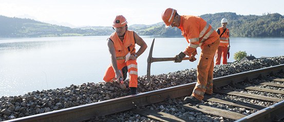 Bahnarbeiter am Zugersee