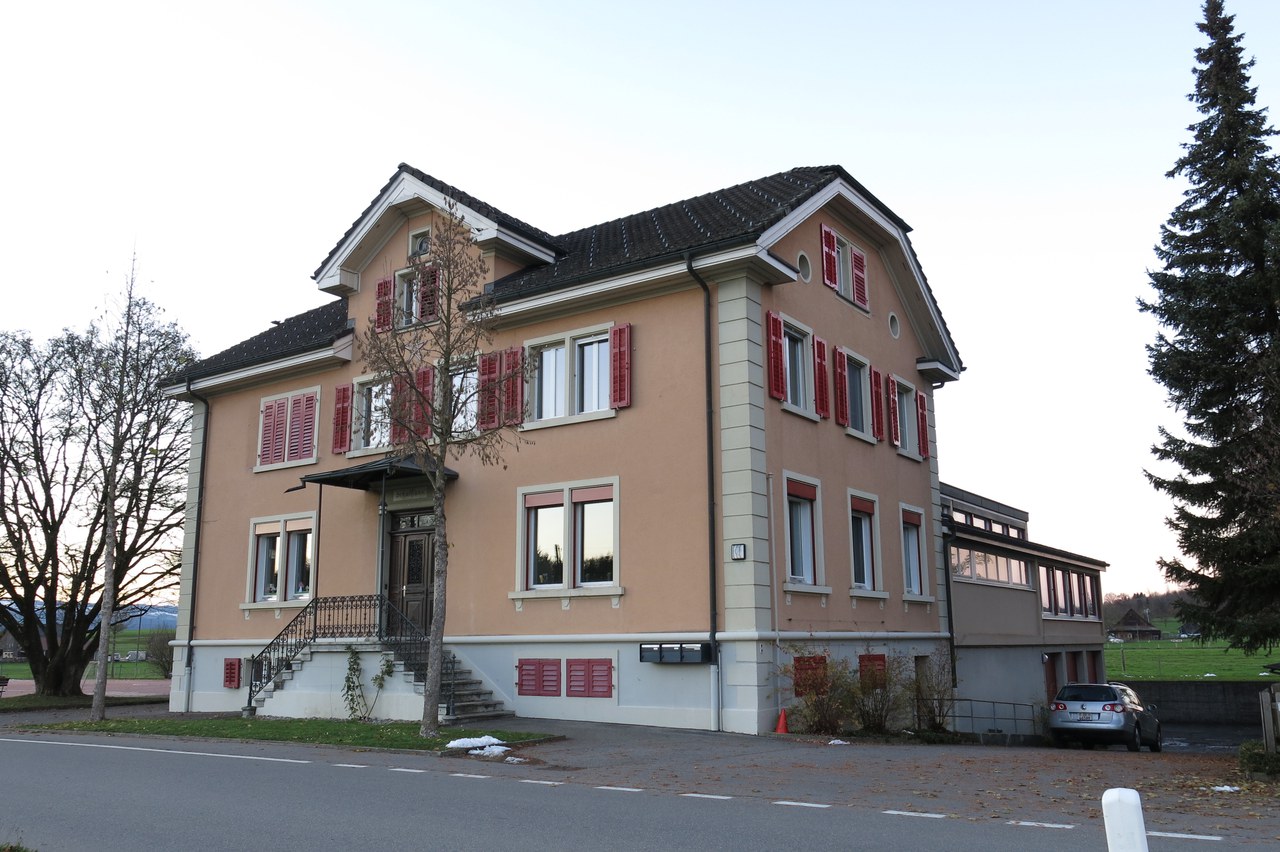 Foto 2 Schulhaus Niederwil Gemeinde Cham