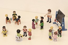 Playmobil-Männchen: Schulklasse mit Wandtafel