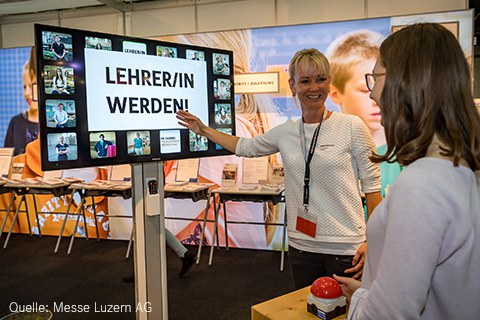 Messestand der PHs an der ZEBI