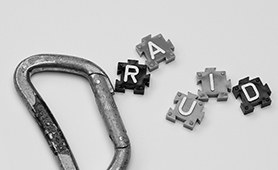 Bildpaar Karabiner und Buchstaben