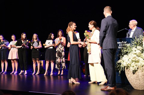 88 Absolventinnen und Absolventen diplomiert