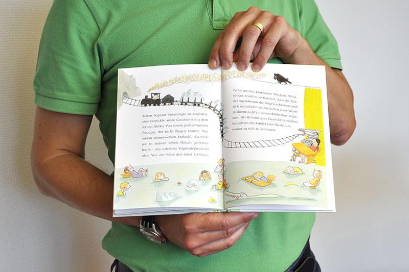 aufgeklaptes Buch - bereit zum Lesen