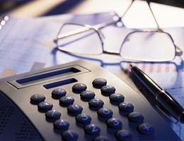 Pult mit Büroutensilien