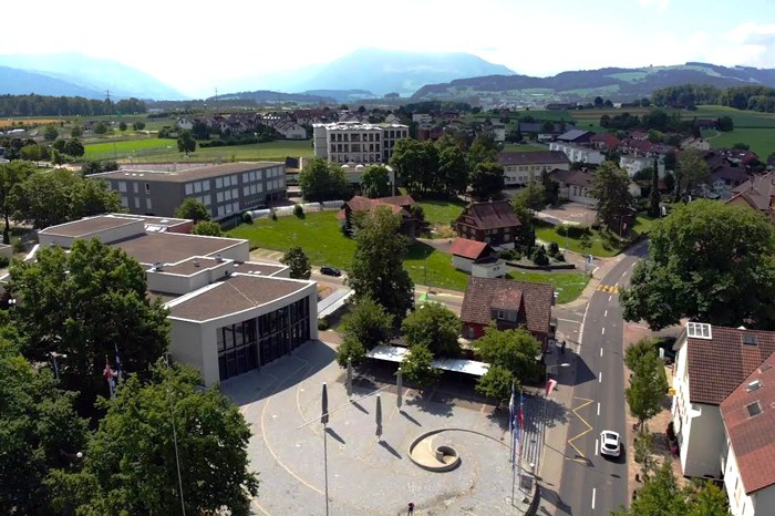 Foto Cédric Oberholzer, Dorfplatz