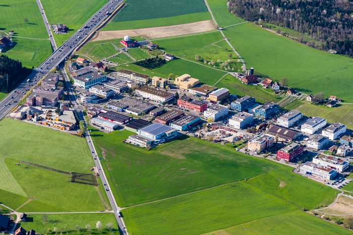 Industriegebiet Bösch; Photo: www.andreasbusslinger.ch