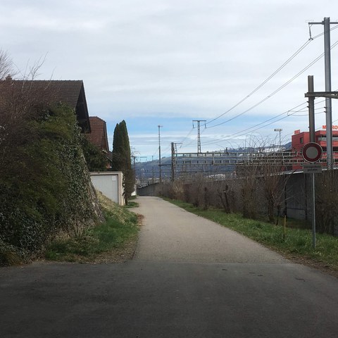 Unter  Brücke Richtung Zentrum