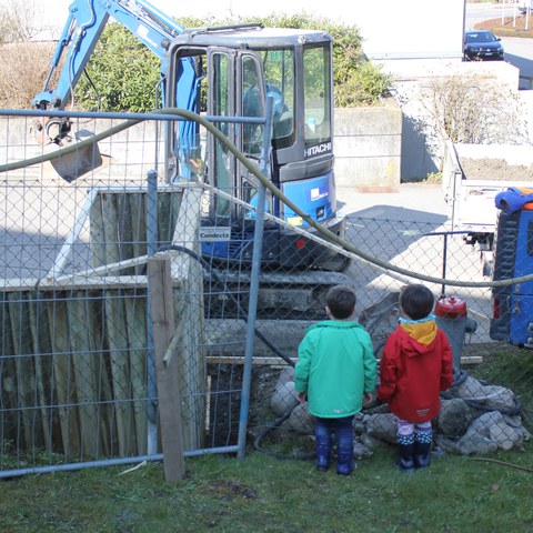 Baustelle beobachten.JPG