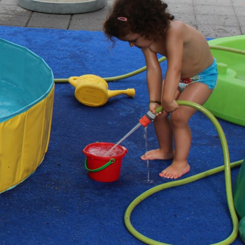 Spiel mit dem Wasserschlauch.JPG