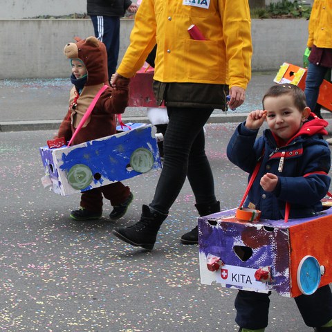 Am Chnöpfliumzug.JPG