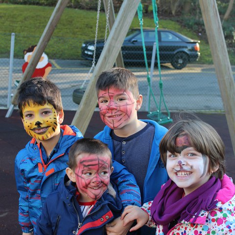 Geschminkte Gesichter.JPG