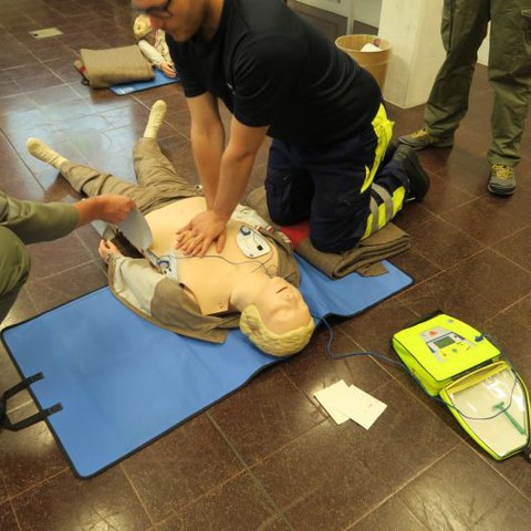 BLS AED