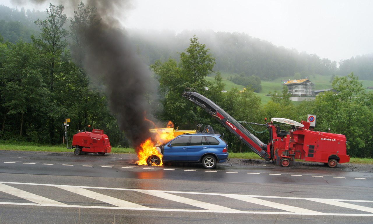 Fahrzeugbrand Menzingen