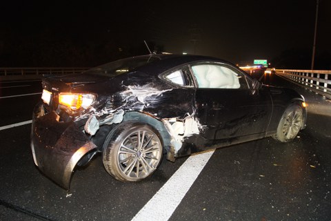 Cham: Personenwagen in Anhängerkombination geschleudert