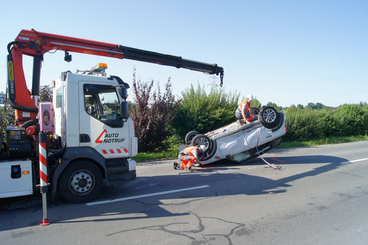 Mini landet auf Dach