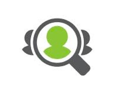 Lupe auf Person gerichtet