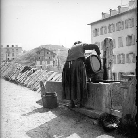Wäsche am Brunnen (VS)