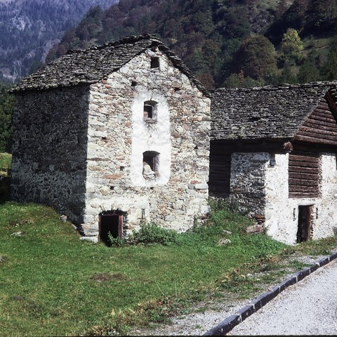 Maiensäss und Stall in Fusio-Mogno (TI)