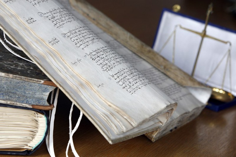 antikes Protokollbuch